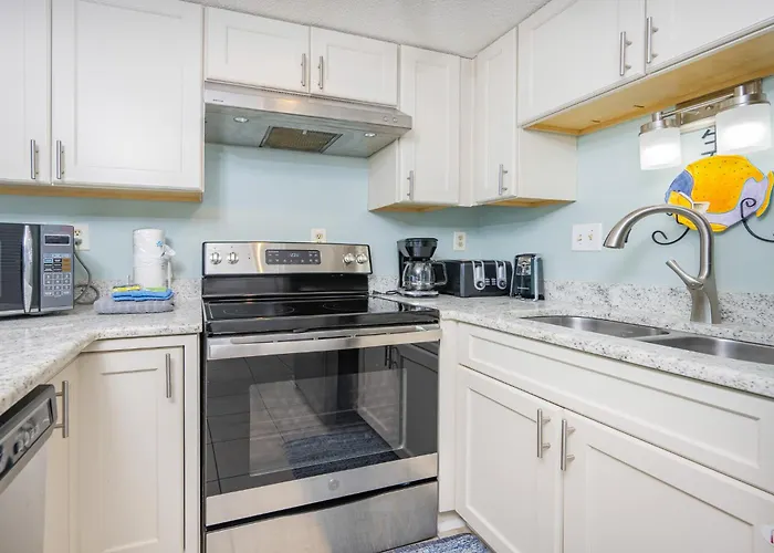 Apartment Island Winds West 776