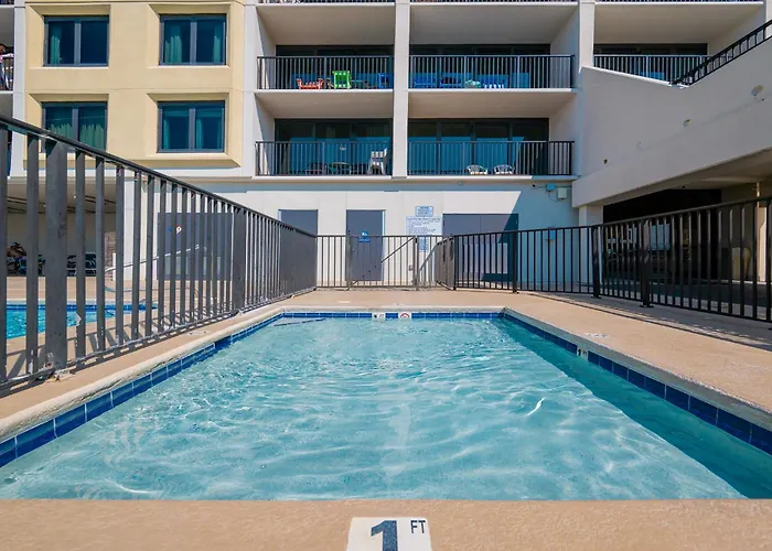 Apartment Island Winds West 776